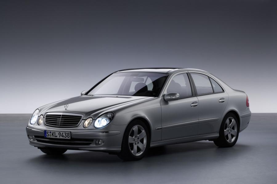  Mercedes-Benz E-Class 2002 года  (фото 6 из 448)